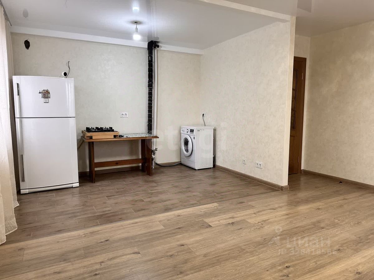 Продажа 2-комн квартиры на вторичном рынке улица Червонного Казачества, 42