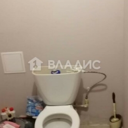 Продажа 2-комн квартиры на вторичном рынке улица Оптиков,  д. 52 к1