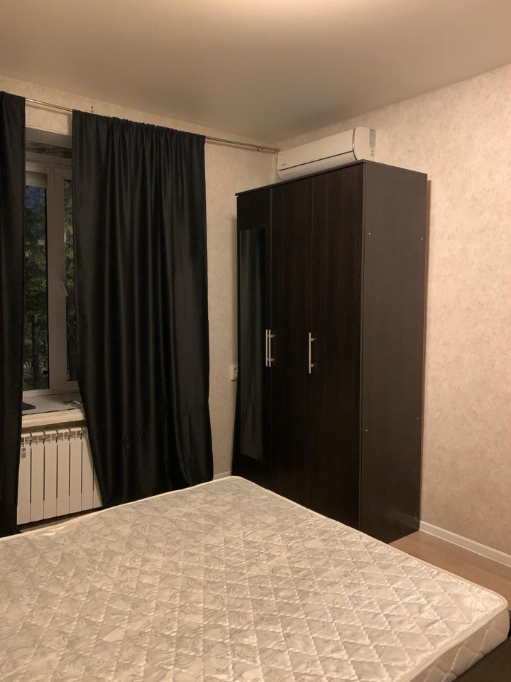 Аренда 2-комн квартиры на вторичном рынке Малый Патриарший переулок, 3