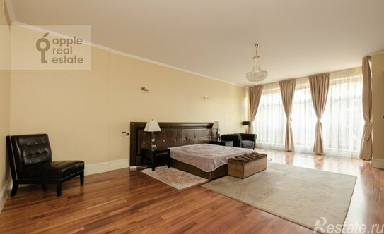 Продажа 4-комн квартиры на вторичном рынке Пожарский пер,  д. 5А