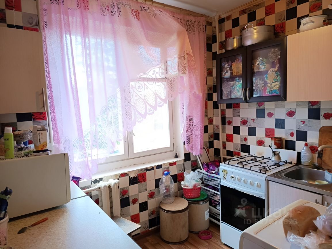 Продажа 3-комн квартиры на вторичном рынке пос. Гончарово, проезд Сиреневый, 17