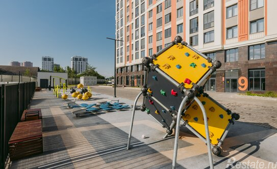 Продажа 1-комн квартиры на вторичном рынке Московский пр-кт,  д. 14 к1