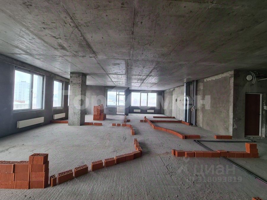 Продажа 3-комн квартиры на вторичном рынке Тихвинская улица, 39