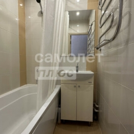 Продажа 3-комн квартиры на вторичном рынке Маршала Захарова ул,  д. 15