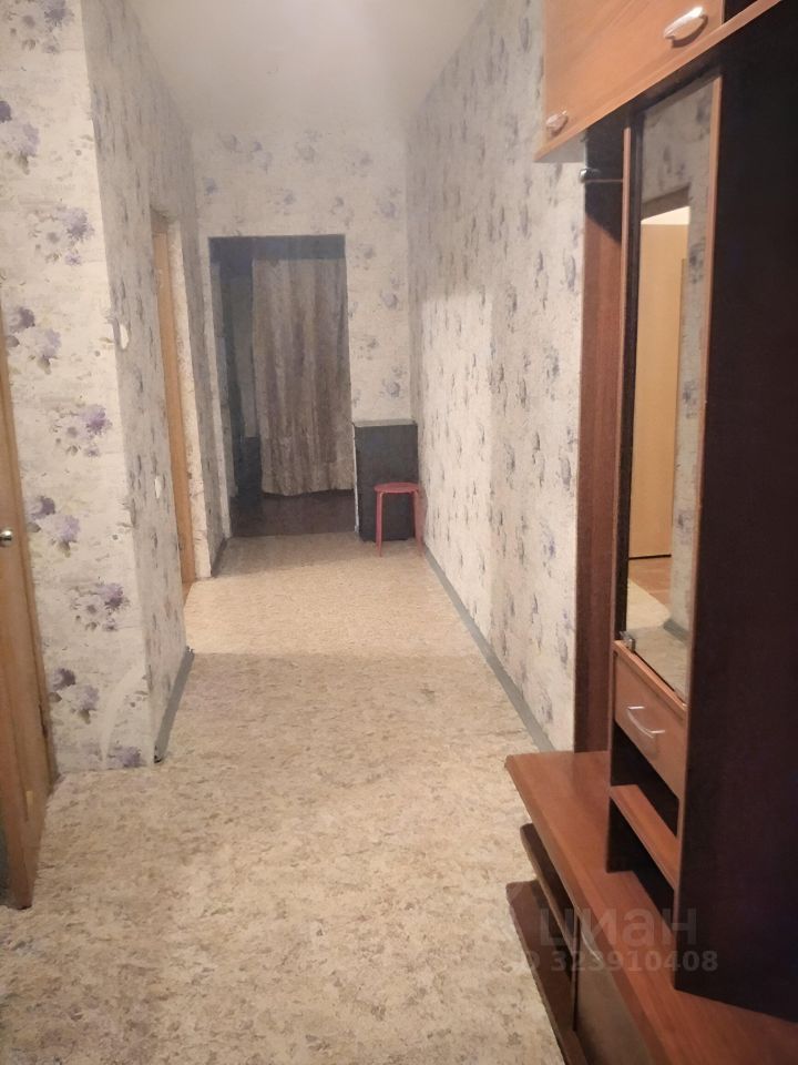 Продажа 3-комн квартиры на вторичном рынке Красное Село, улица Освобождения, 25к1