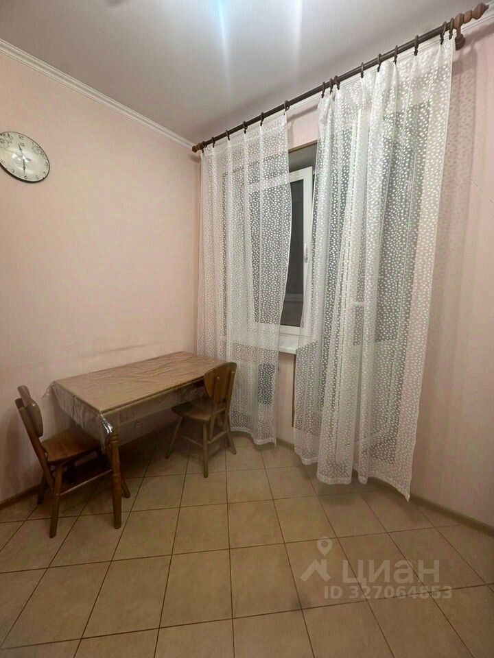 Аренда 1-комн квартиры на вторичном рынке улица Новаторов, 4К5