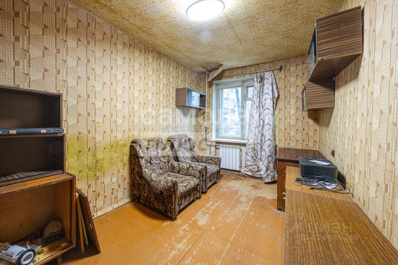 Продажа 3-комн квартиры на вторичном рынке Климовск мкр, проспект 50 лет Октября, 19А
