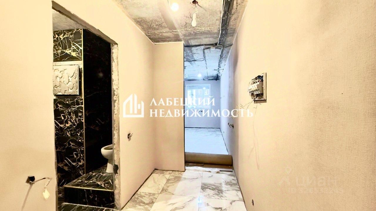 Продажа 1-комн квартиры на вторичном рынке Большеохтинский проспект, 15К3