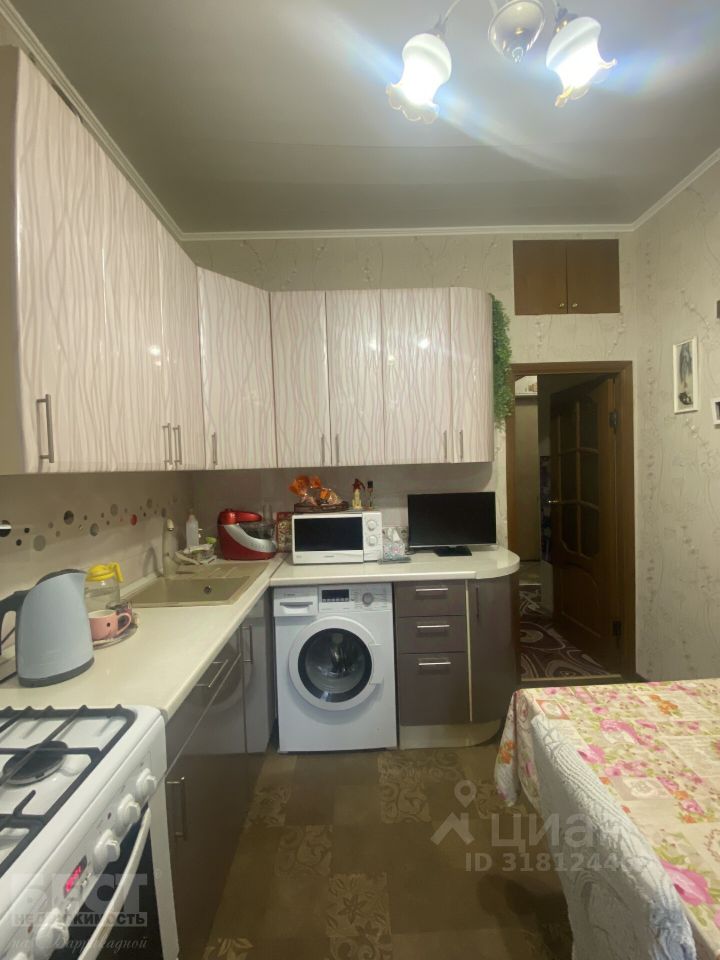 Продажа 2-комн квартиры на вторичном рынке улица Винокурова, 5/6К2