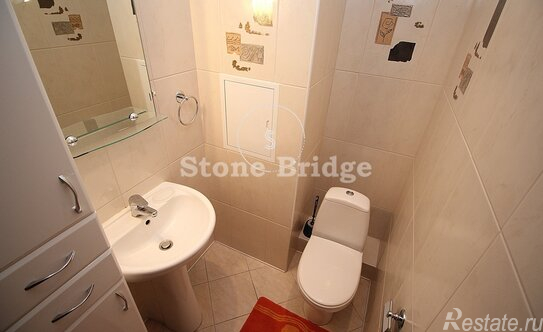 Аренда 4-комн квартиры на вторичном рынке ул Сергея Макеева,  д. 1