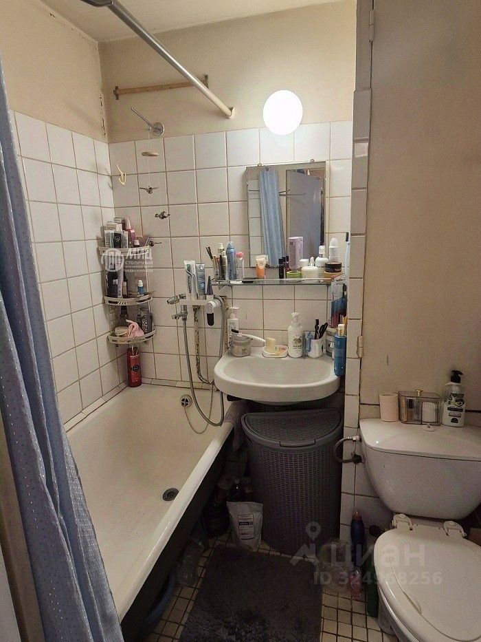 Продажа 1-комн квартиры на вторичном рынке Веерная улица, 46