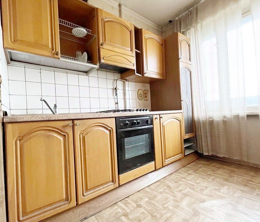 Продажа 4-комн квартиры на вторичном рынке Никитский бульвар, 17