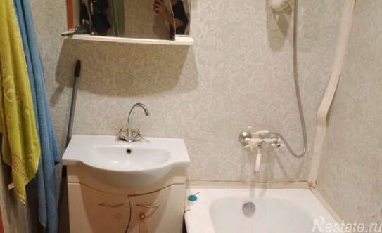 Продажа 2-комн квартиры на вторичном рынке Подольск г, Климовск мкр, Симферопольская ул,  д. 31