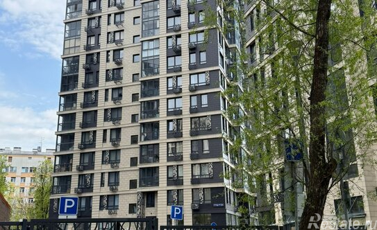 Продажа 1-комн квартиры на вторичном рынке улица Красных Зорь,  д. 33А