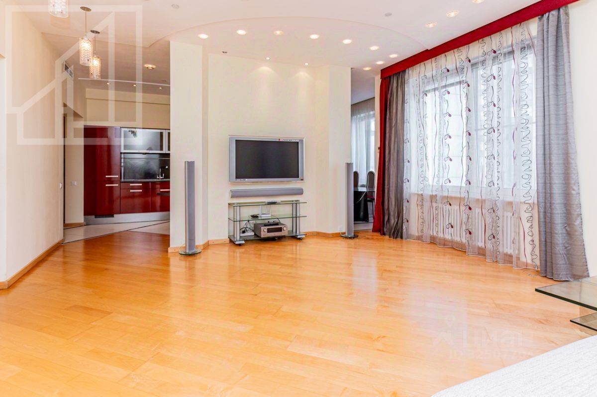 Аренда 3-комн квартиры на вторичном рынке Мосфильмовская улица, 70к1