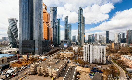 Продажа 4-комн квартиры на вторичном рынке ул Мантулинская,  д. 9,  к. 5