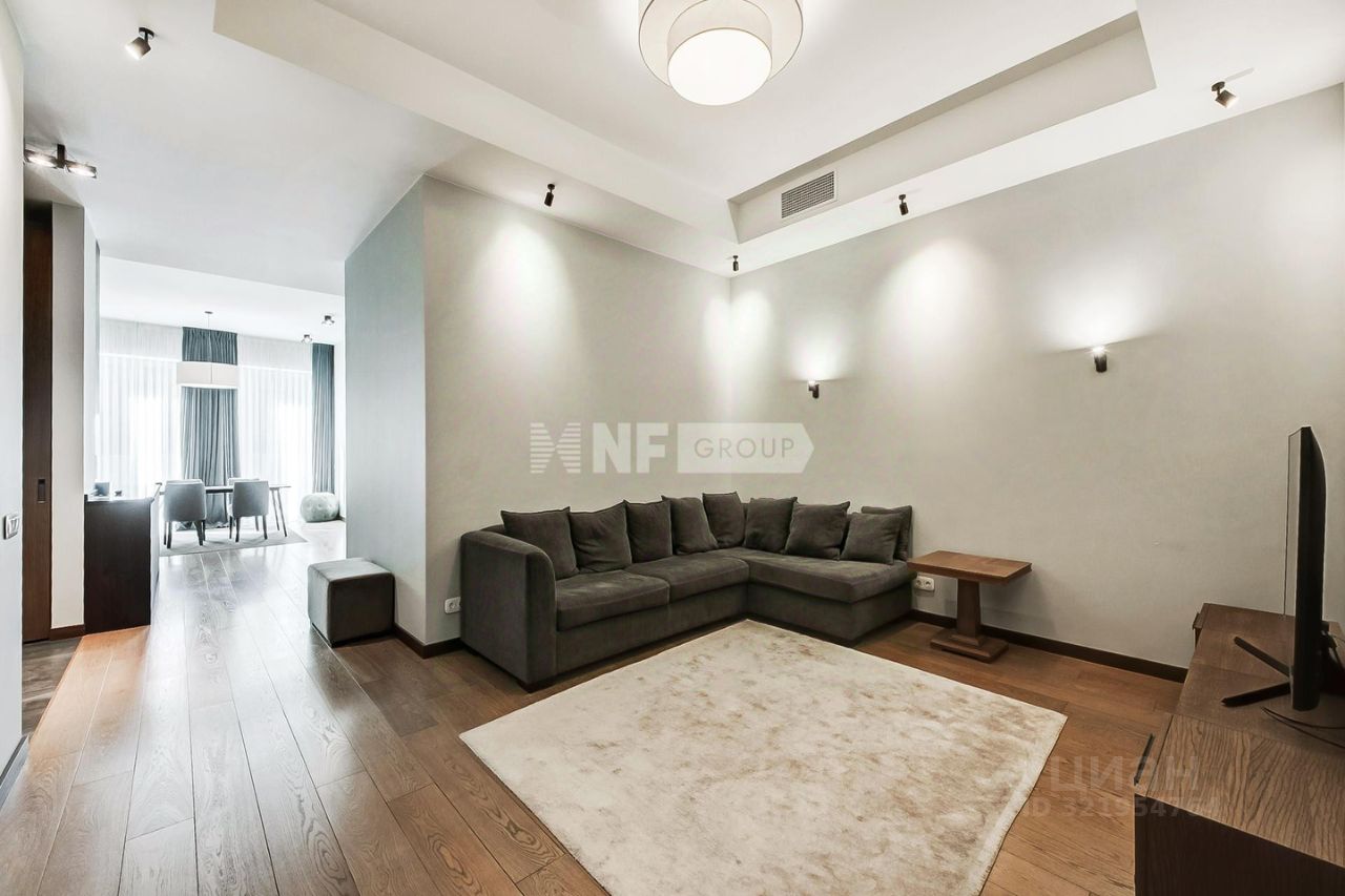 Продажа 4-комн квартиры на вторичном рынке улица Ефремова, 10к1