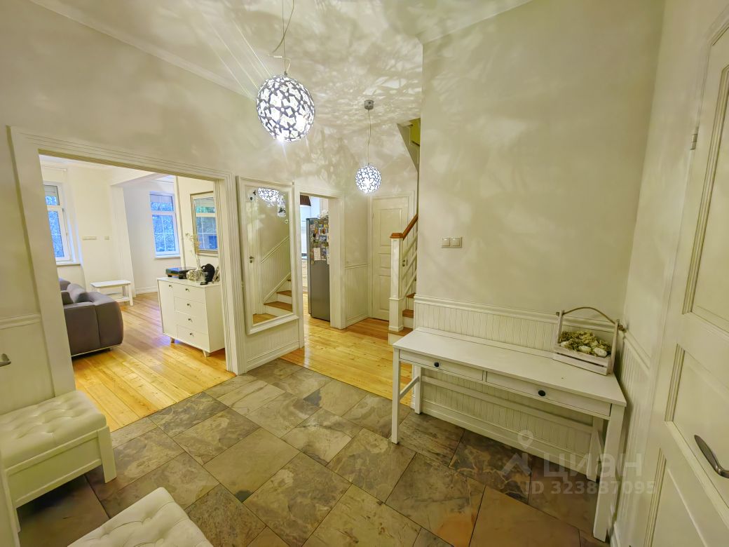 Продажа 5-комн квартиры на вторичном рынке Первомайский мкр, Советская улица, 2