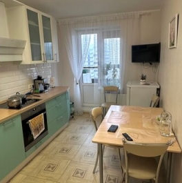 Продажа 1-комн квартиры на вторичном рынке Русановская ул,  д. 18 к1