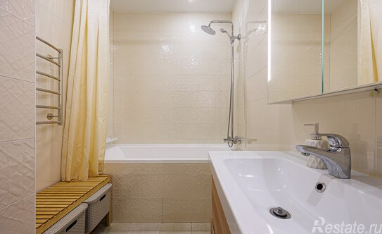 Продажа 2-комн квартиры на вторичном рынке Петергофское ш,  д. 45