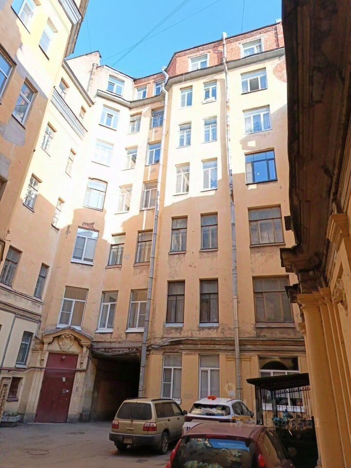 Продажа 3-комн квартиры на вторичном рынке Моховая улица, 28