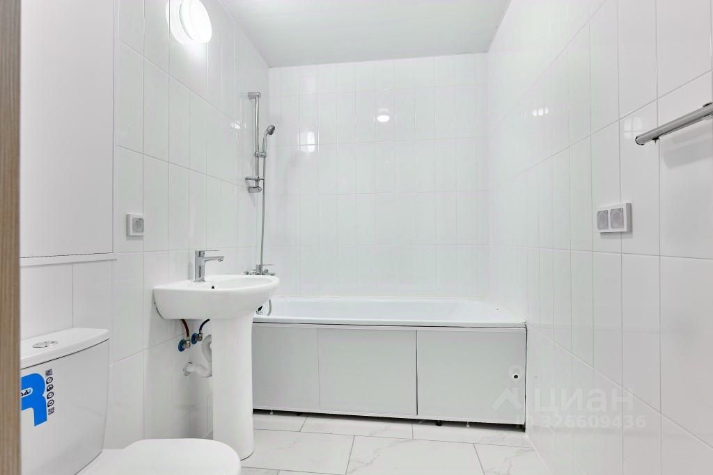 Продажа 2-комн квартиры на вторичном рынке улица Лавочкина, 8А