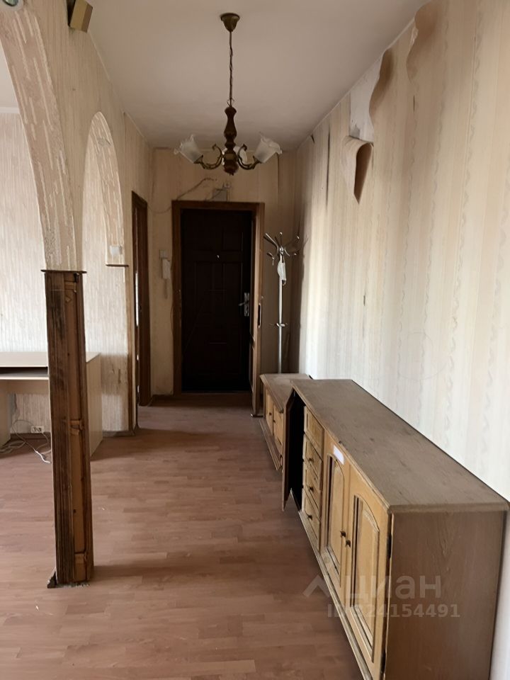 Продажа 3-комн квартиры на вторичном рынке Осташковская улица, 26