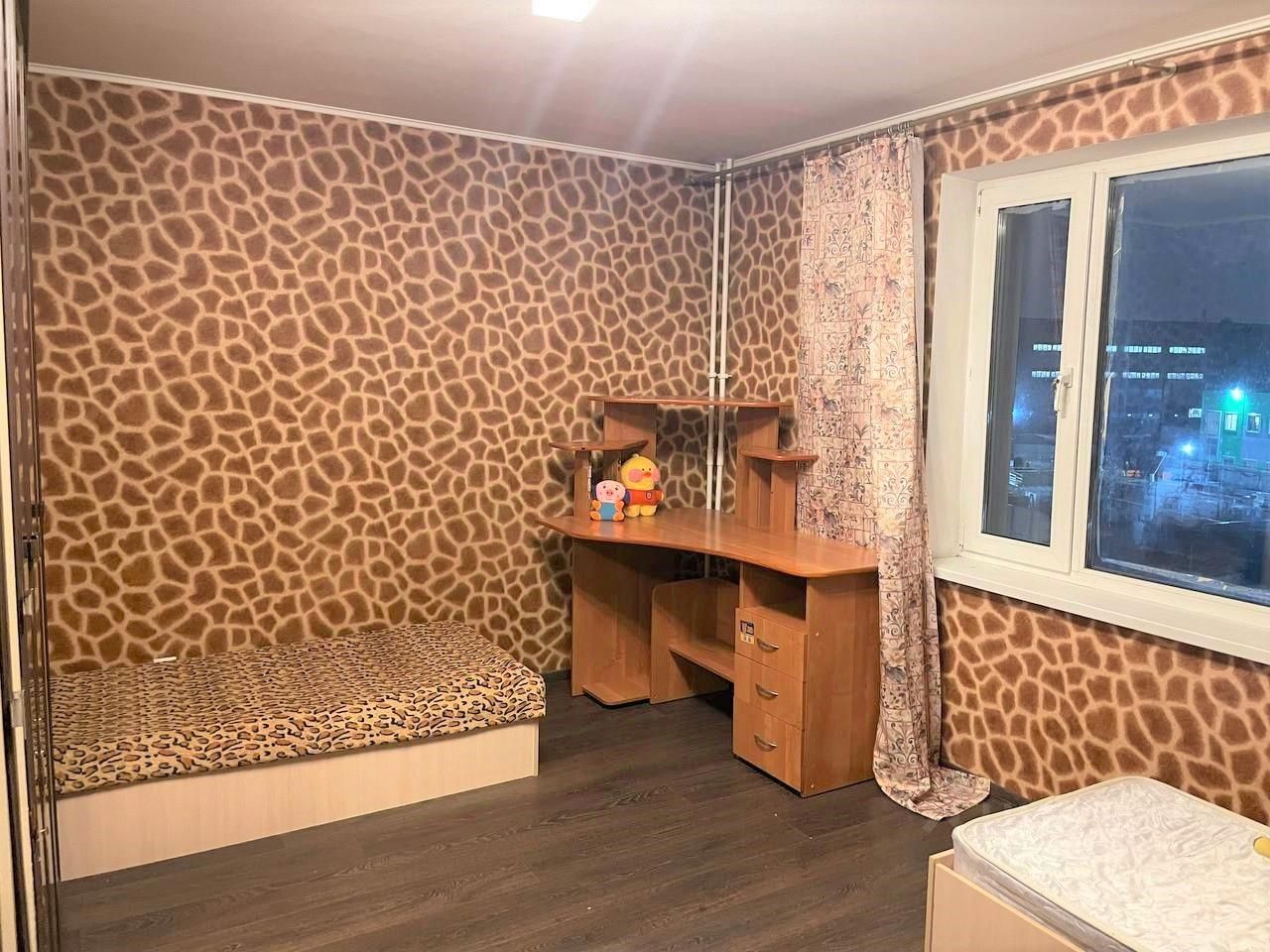 Продажа 2-комн квартиры на вторичном рынке пос. Бугры, улица Нижняя, 7