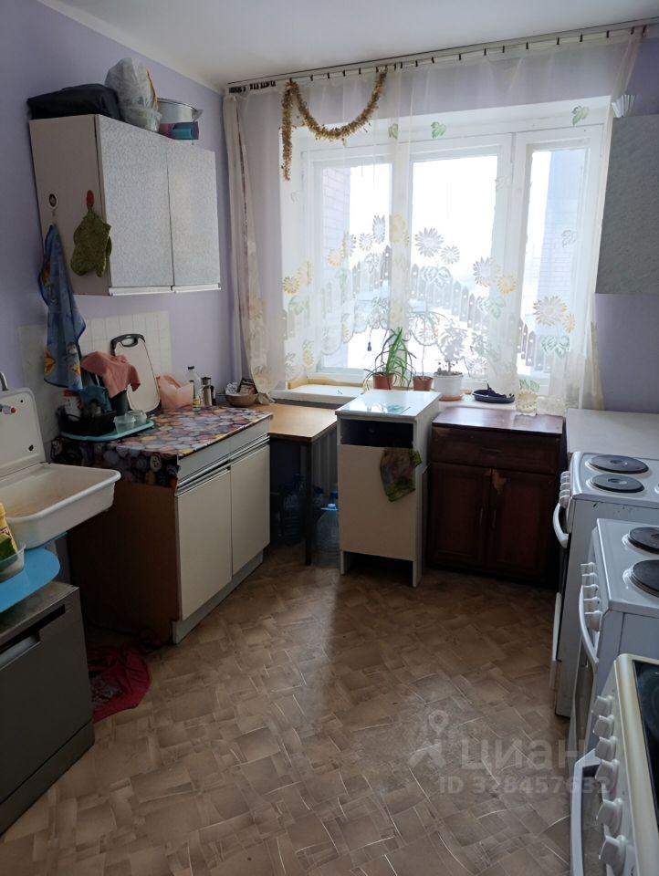 Продажа комнаты Колпино, Заводской проспект, 38