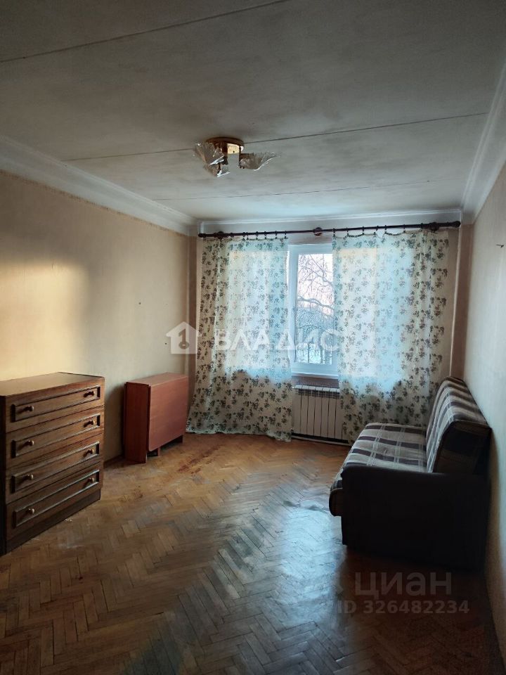 Продажа 3-комн квартиры на вторичном рынке Дальневосточный проспект, 74