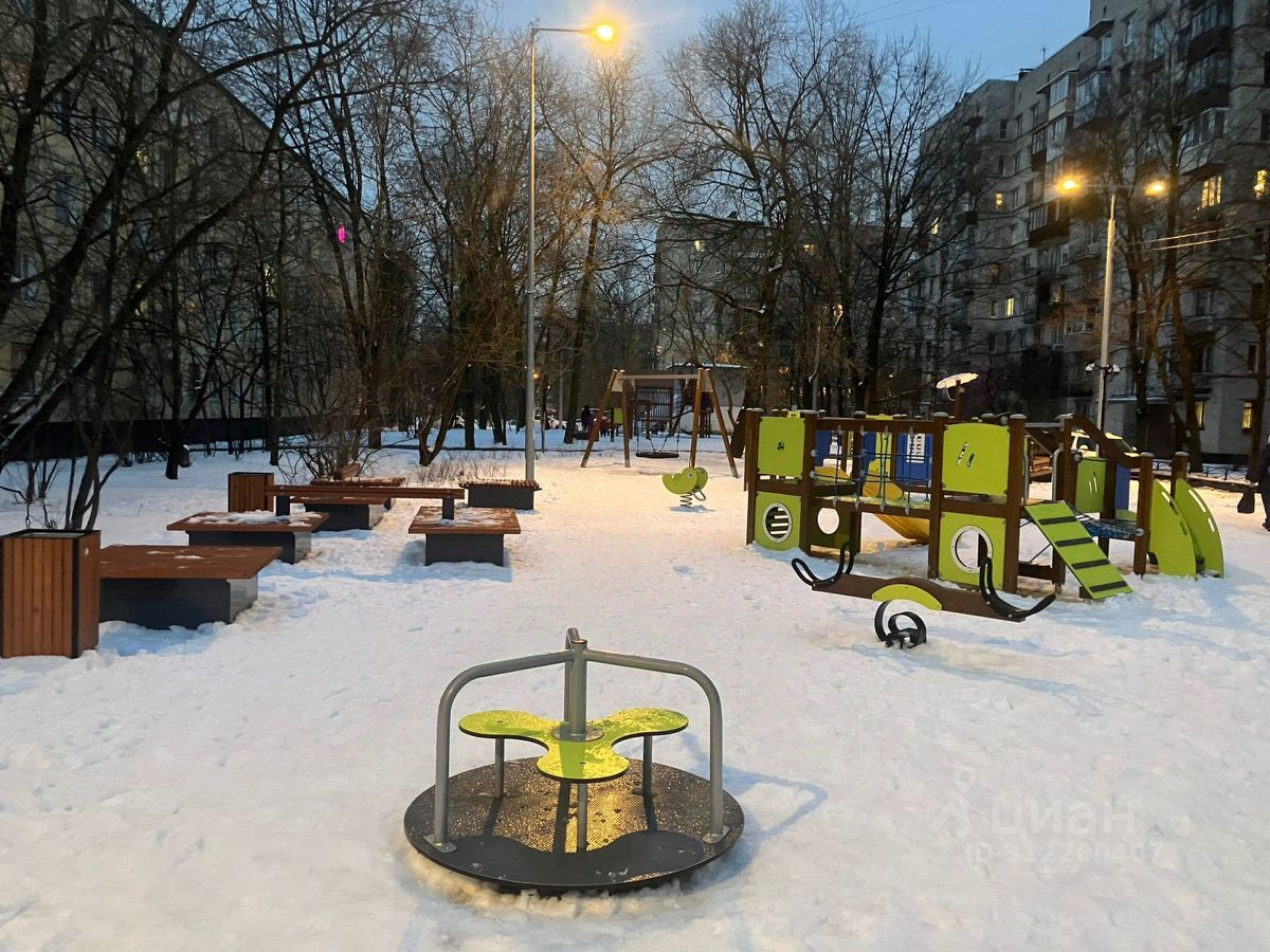 Продажа 3-комн квартиры на вторичном рынке улица Бурцева, 17