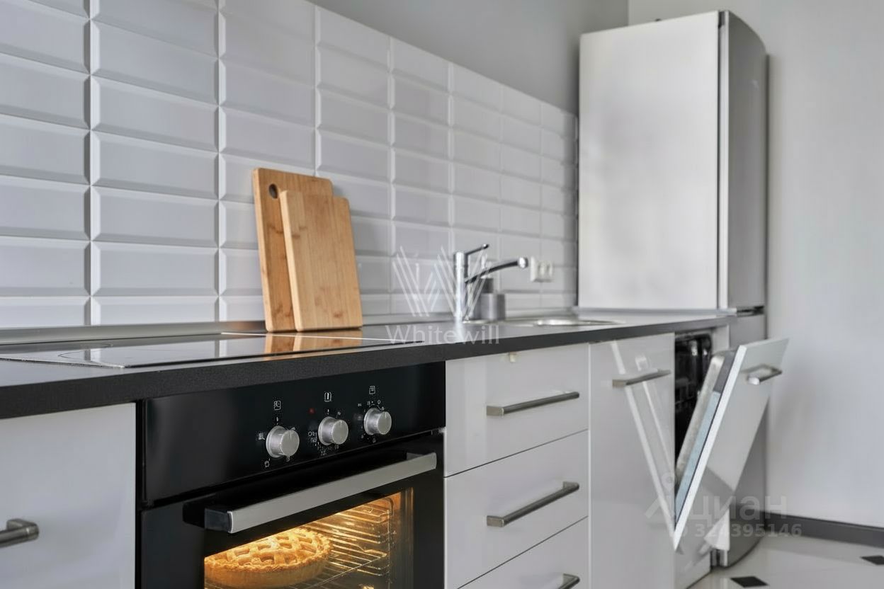 Продажа 3-комн квартиры на вторичном рынке Мосфильмовская улица, 8