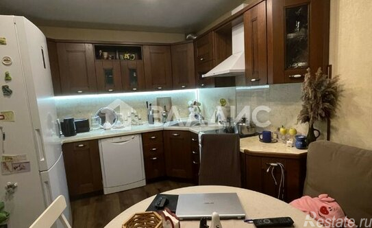 Продажа 2-комн квартиры на вторичном рынке Бугры, ул Школьная,  д. 7