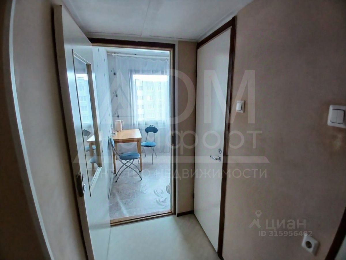 Продажа 2-комн квартиры на вторичном рынке Приозерск, улица Суворова, 36