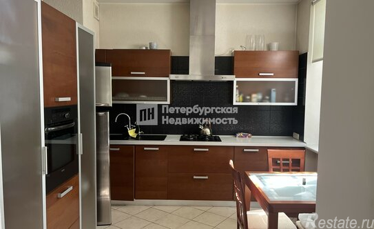 Продажа 3-комн квартиры на вторичном рынке Школьная улица