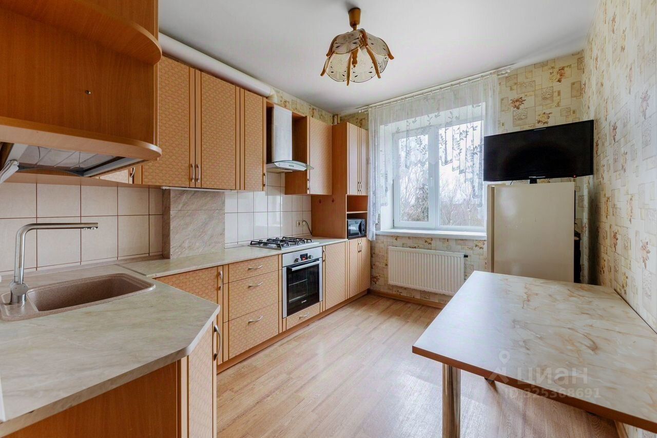 Продажа 2-комн квартиры на вторичном рынке Рощино пгт, улица Садовая, 22