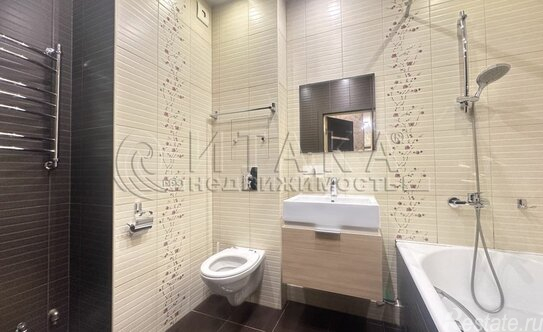 Продажа 3-комн квартиры на вторичном рынке Город Всеволожск, Центральная улица,  д. 2