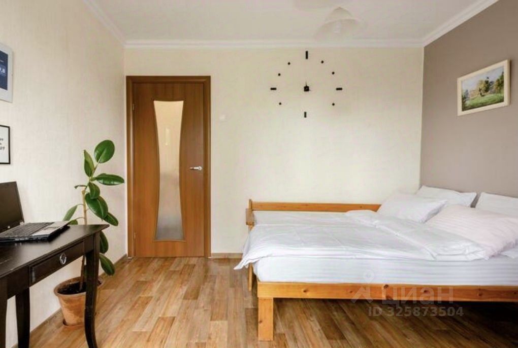 Продажа 2-комн квартиры на вторичном рынке Петергоф, Ропшинское шоссе, 11