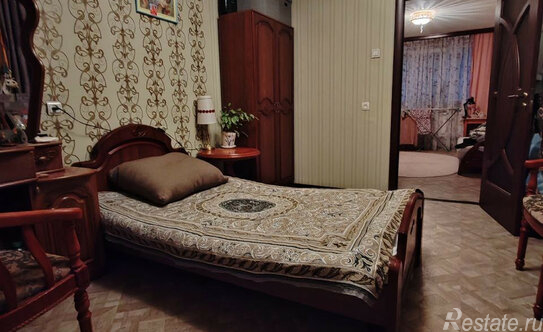Продажа 4-комн квартиры на вторичном рынке Колпино г, Веры Слуцкой ул,  д. 19