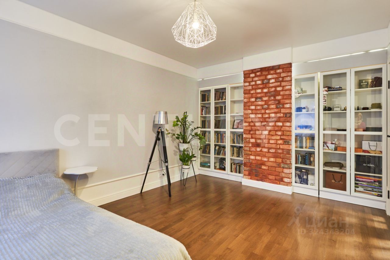 Продажа 2-комн квартиры на вторичном рынке проспект Кузнецова, 17