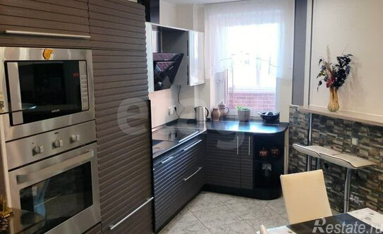 Продажа 3-комн квартиры на вторичном рынке Подольск г, Климовск мкр, Больничный проезд,  д. 2 к2