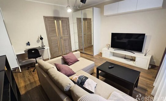 Аренда 3-комн квартиры на вторичном рынке ул Декабристов,  д. 26