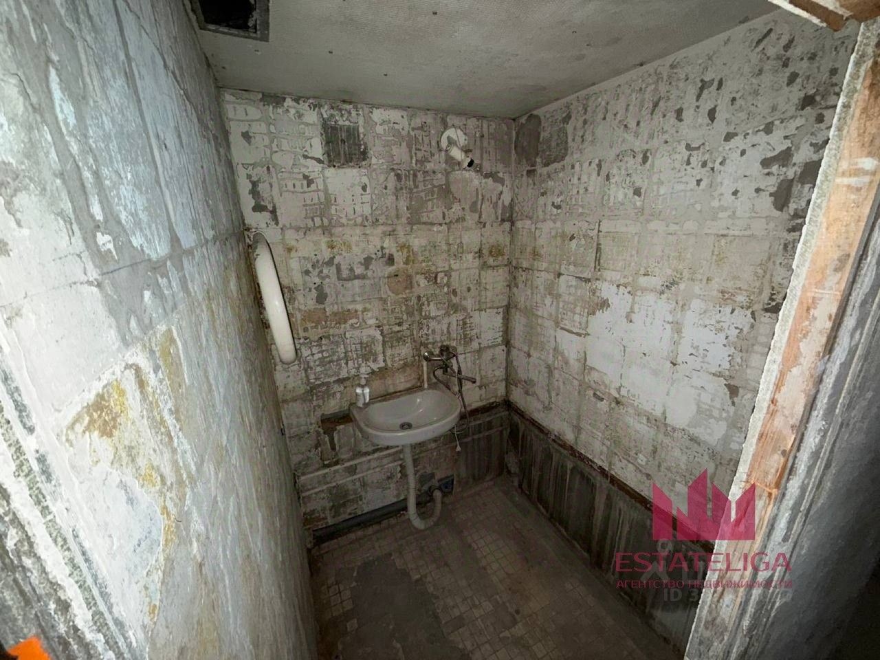 Продажа 2-комн квартиры на вторичном рынке Онежская улица, 18