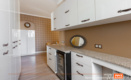 Продажа 3-комн квартиры на вторичном рынке улица Моисеенко,  д. 3/14