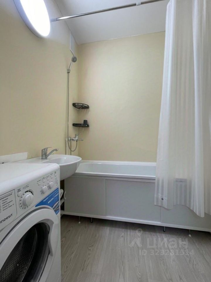 Аренда 3-комн квартиры на вторичном рынке Мурино, улица Шоссе в Лаврики, 78к3