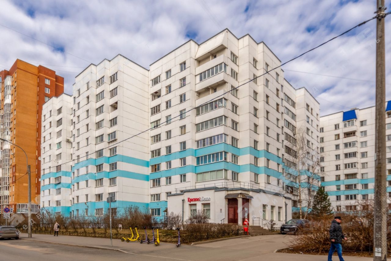Продажа 3-комн квартиры на вторичном рынке Богатырский проспект, 53к1