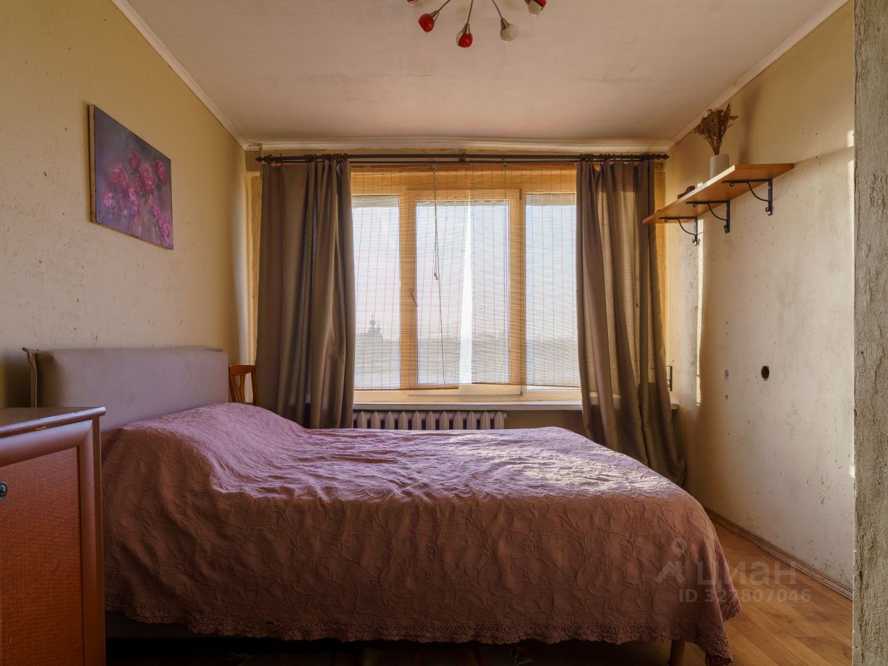 Продажа 1-комн квартиры на вторичном рынке Свердловская наб,  д. 64