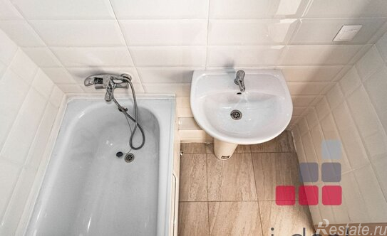 Продажа 2-комн квартиры на вторичном рынке Кастанаевская улица,  д. 65