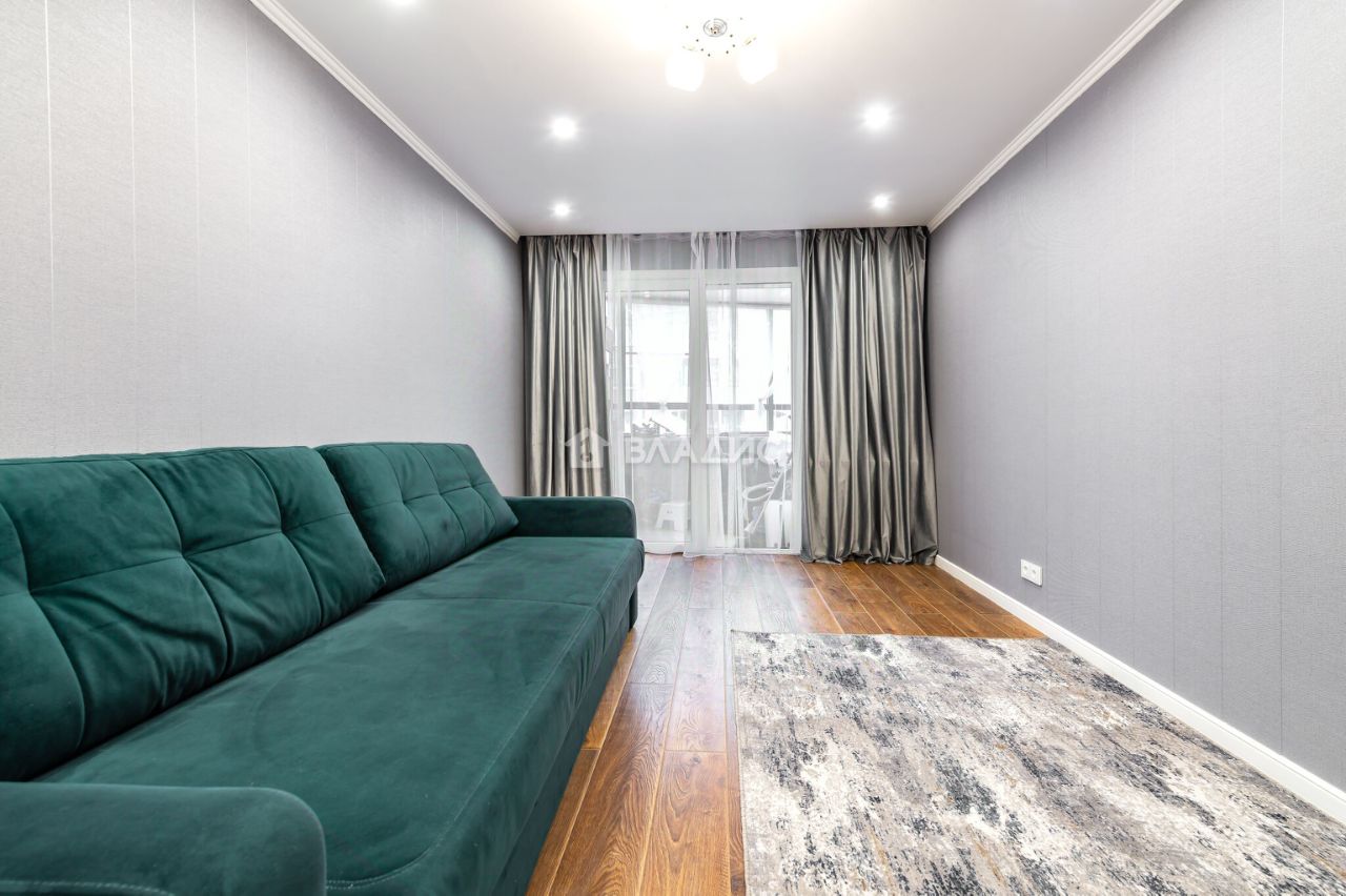 Продажа 3-комн квартиры на вторичном рынке Большеохтинский проспект, 15К2