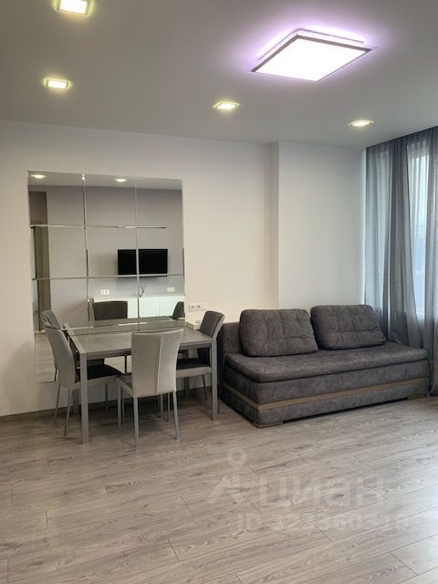 Аренда 2-комн квартиры на вторичном рынке улица Авиаконструктора Сухого, 2к1